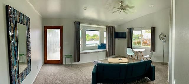 Lots of large windows let in natural light!