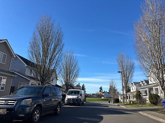 5th image of 3921ne5th Pl