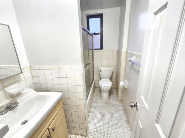 754 Brady Avenue image 7 of 12