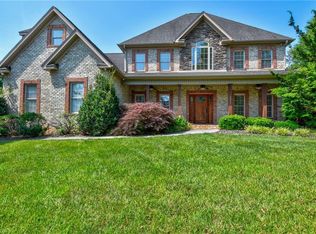 6005 Crescentbrook Ln, Clemmons, NC 27012
