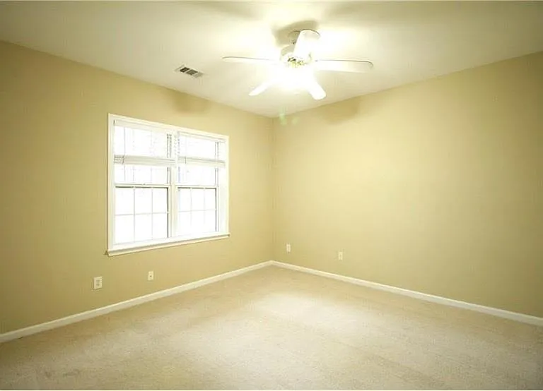 3915 Howell Park Rd — Photo 4