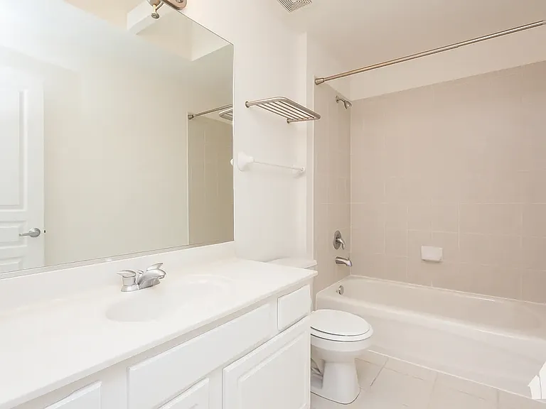 1451 N Milwaukee Ave — Photo 15