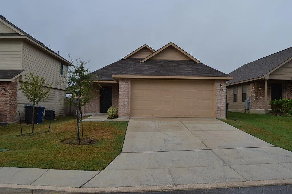 Enclave at Northeast Crossing — Photo 3