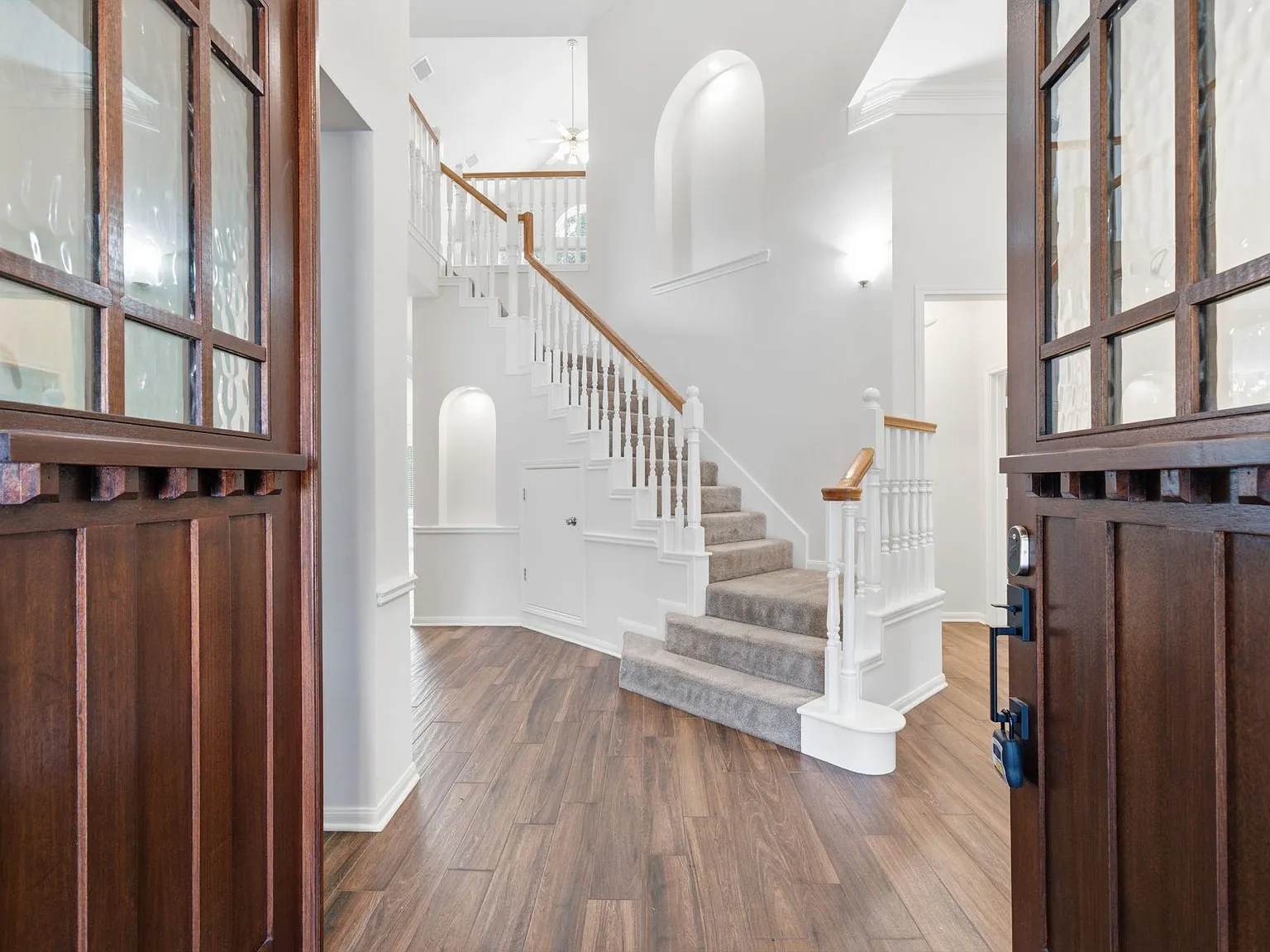 5 bed, 4.0 bath, 3623 sqft, $4,200 — Photo 3