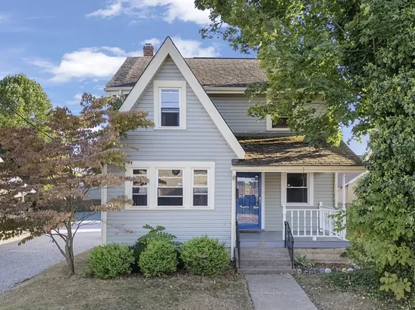 406 Hower St NE, North Canton, OH 44720