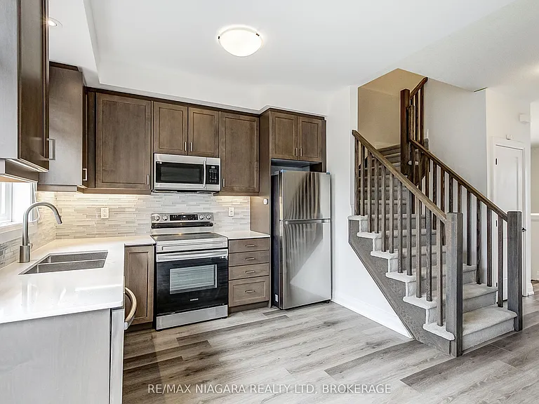 461 Blackburn Dr — Photo 19