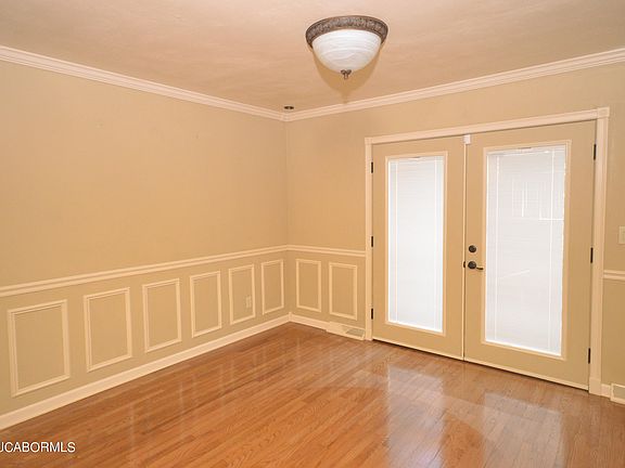 2nd image of 5511 Bradley Dr
