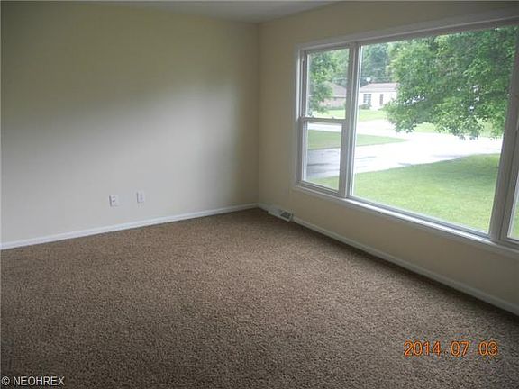 4th image of 541 Hughes Dr