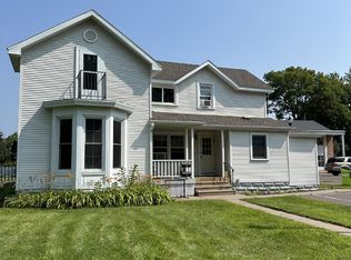 1219 1/2 State St, Eau Claire, WI 54701