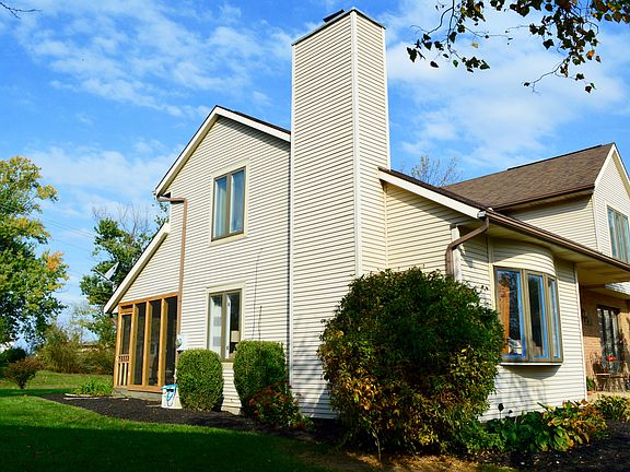3rd image of 6239 Hickory Lawn Ct