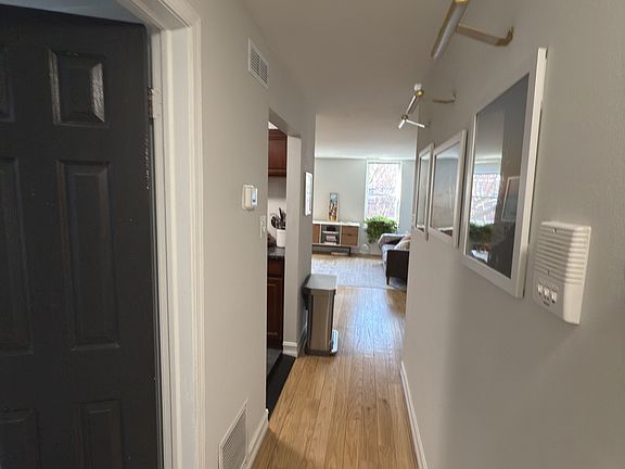 3rd image of 2031 Bainbridge St Floor 2