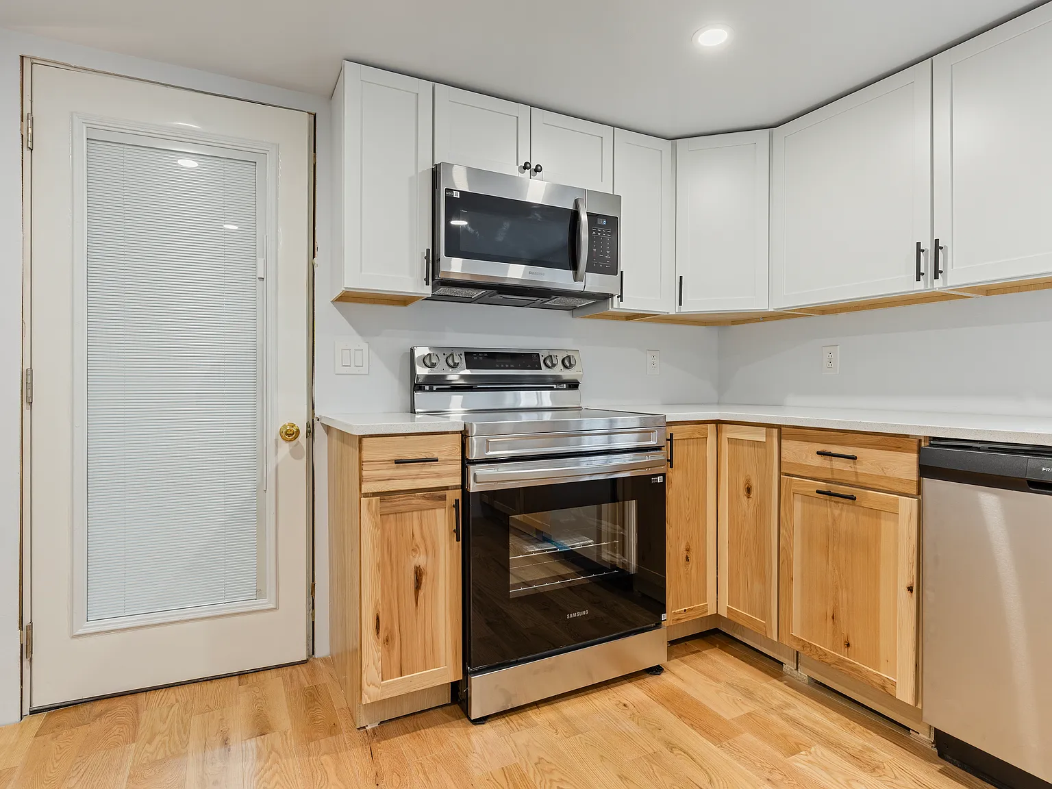 2 bed, 1321 sqft, $2,350 — Photo 2