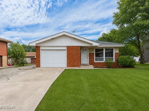 7719 Gail Ave, Darien, IL 60561