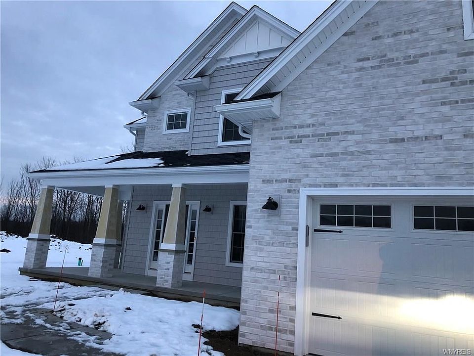 2nd image of 23 Autumn Ln