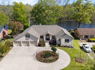 220 Shoreline Drive, New Bern, NC 28562