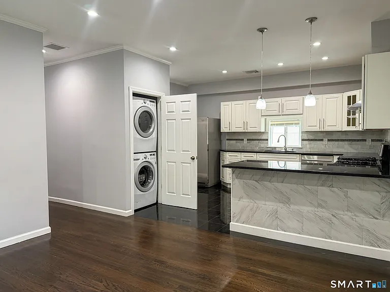 4 Newfield St #1 — Photo 5