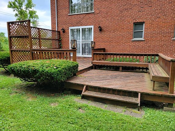 5th image of 4041 Ledgewood Dr
