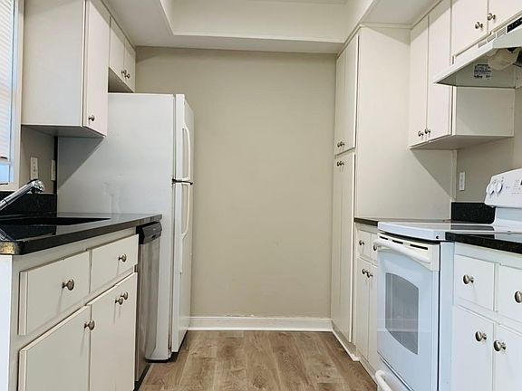4th image of 7416 Woodburn Ct