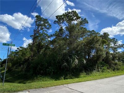 650 SE Thornhill Dr, Port Saint Lucie, FL, 34983