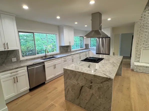 2451 Inverness Ave, Los Angeles, CA 90027