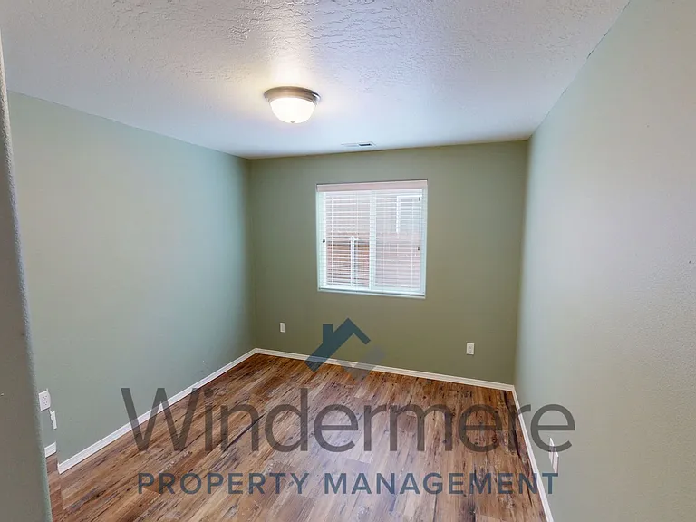 230 Chapra St — Photo 8