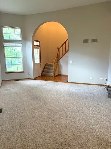 3 bed, 2.5 bath, 2235 sqft, $3,000 — Photo 2