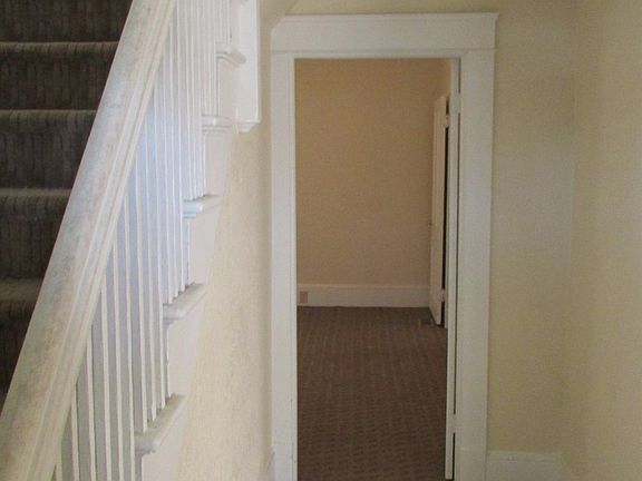 3rd image of 550 S Central Ave