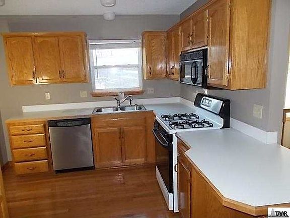 4th image of 10921 Miller Ln