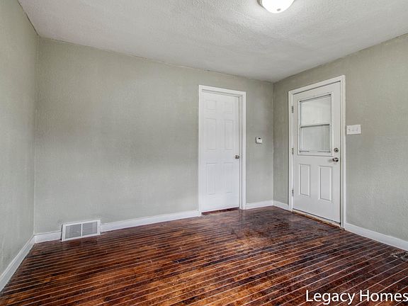 2nd image of 2229 Jarman St