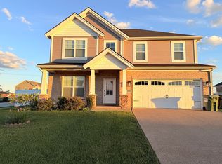 5551 Brompton Dr, Newburgh, IN 47630