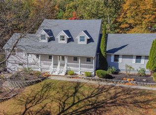 165 Oak Leaf Cir, Gloversville, NY 12078