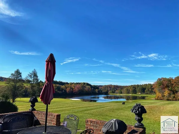 707 Manor House Dr, Laurel Fork, VA 24352