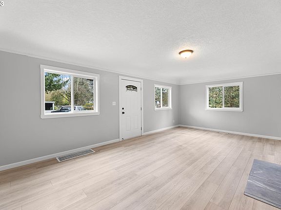 5th image of 4215 E 18th St