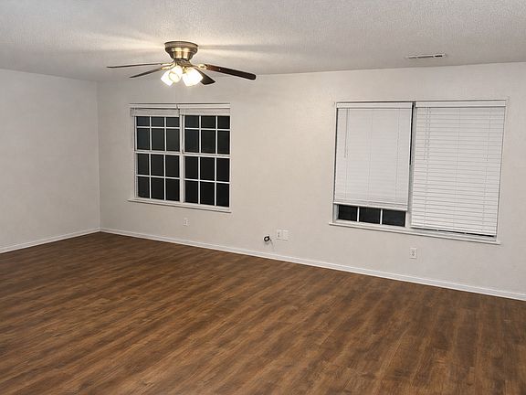 3rd image of 2920 Dawn Ct