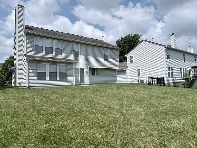 14010 Avalon East Dr — Photo 57