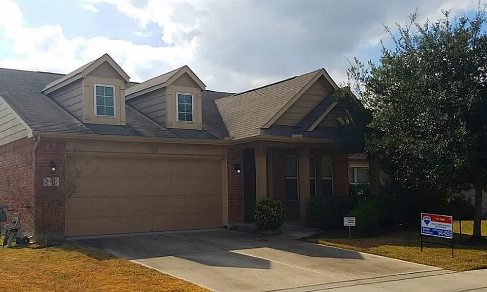 1st image of 9927 Fairlane Oaks Dr