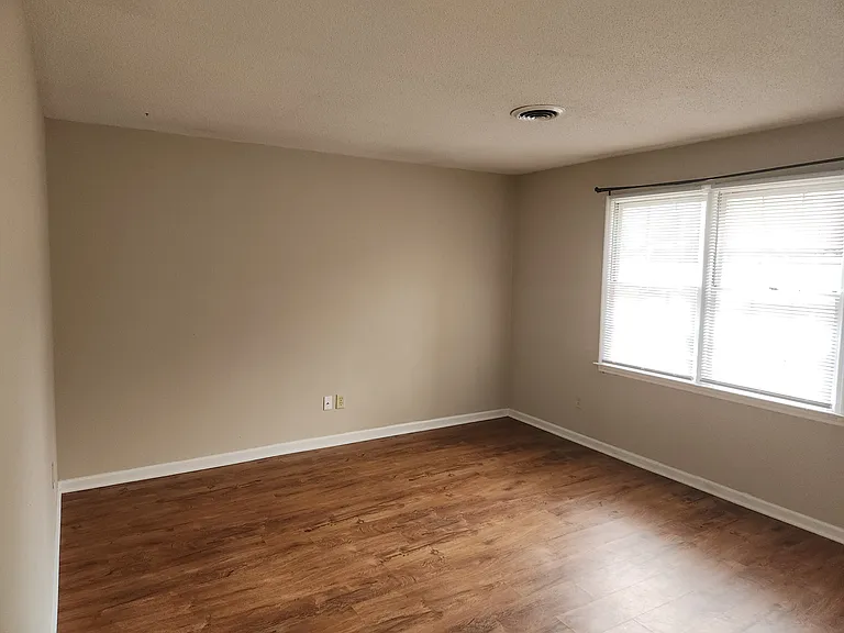 502 Millhouse Rd — Photo 8