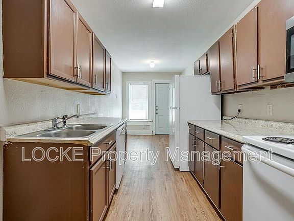 4th image of 1016 E Arlington Ave APT C