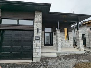 824 Namur St, Russell, ON K0A 1W0