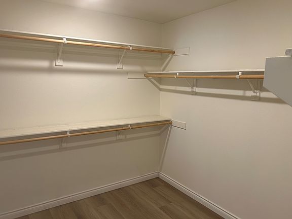5th image of 2777 E Edmonton St