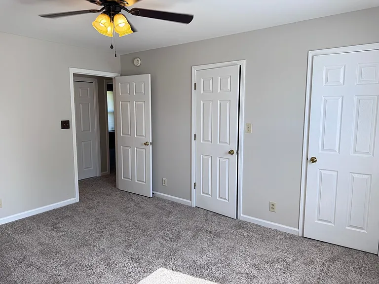 438 Kelsey Dr — Photo 16