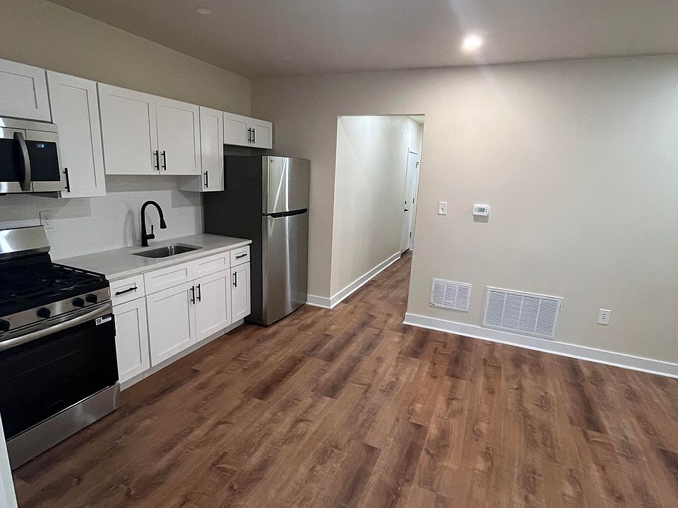 Living Room/Kitchen