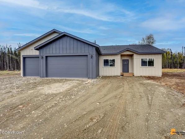 689 W Woodstar Dr, Wasilla, AK 99654