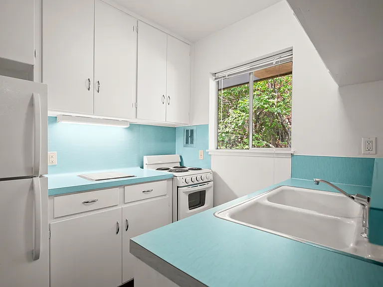 1801 Westlake Dr Apartments — Photo 21