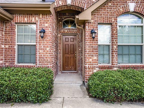 2nd image of 2315 San Augustine Ln