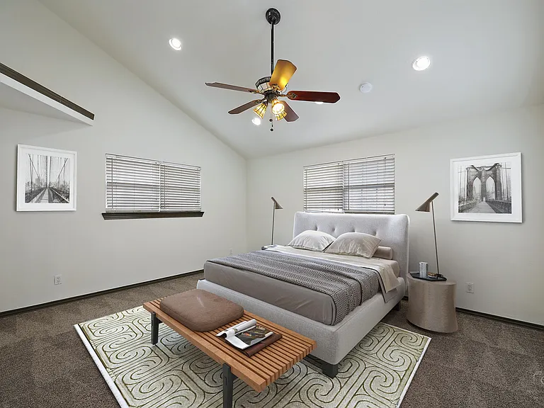 2824 Dyer St — Photo 16