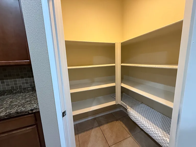 1821 Chisholm Trl NE — Photo 9