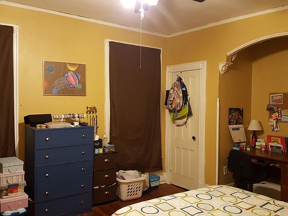 4th image of 39 S Lake Ave APT 3