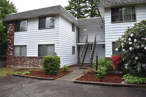 630 SE 182nd Ave Photo 1