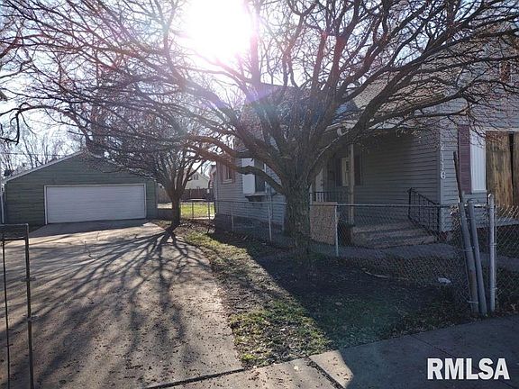 2nd image of 2116 W Garden St